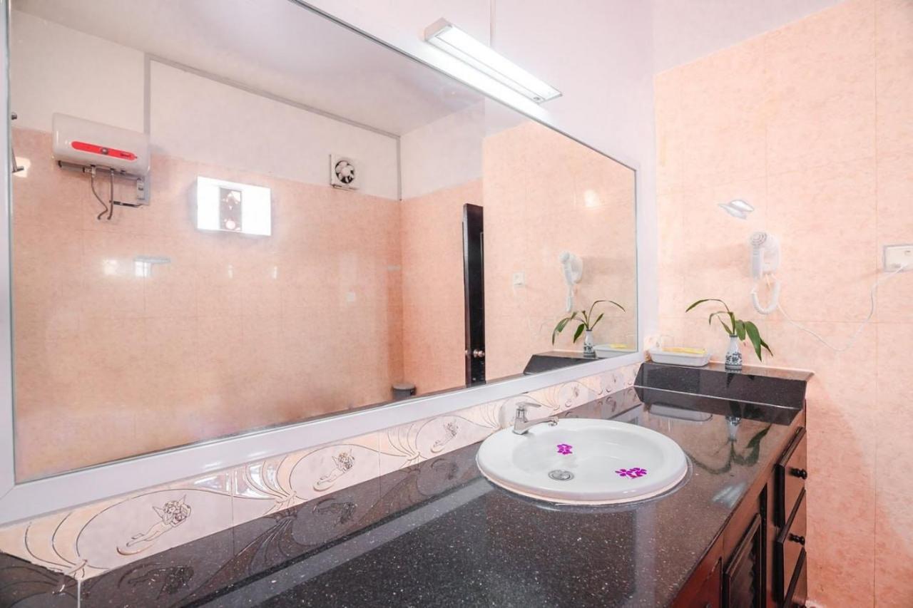Ravoeun Angkor Boutique Hotel Siem Reap Bagian luar foto